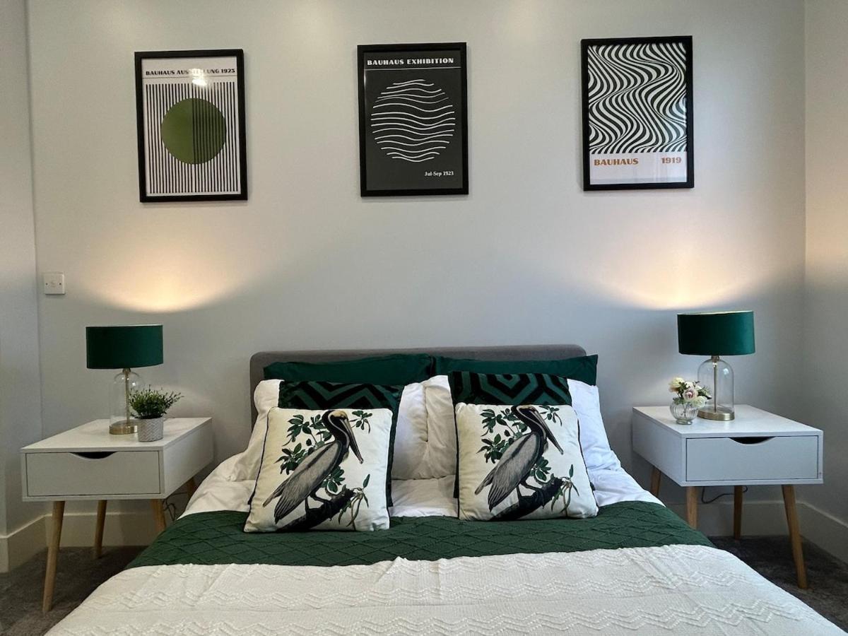 Luxury Battersea 2 Bed - 2min Walk From Station Londra