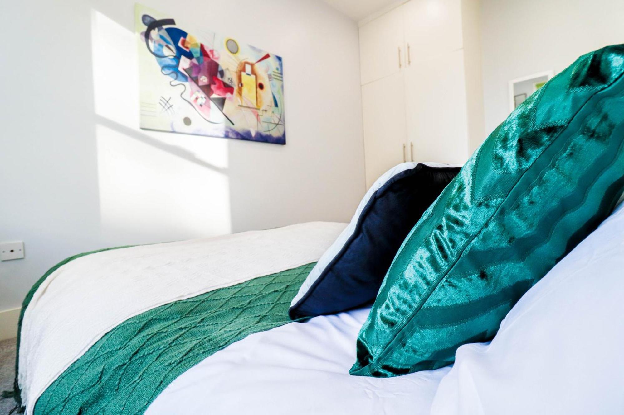 Luxury Battersea 2 Bed - 2min Walk From Station