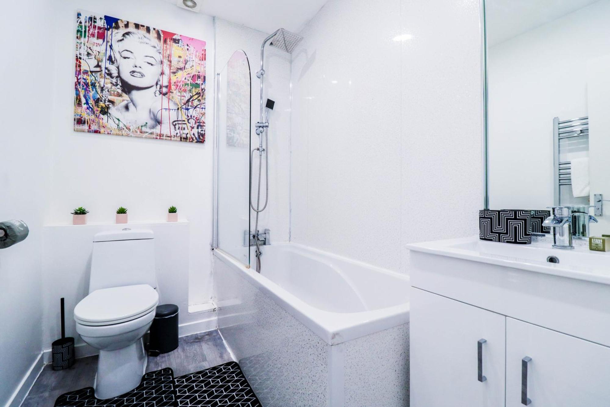 Luxury Battersea 2 Bed - 2min Walk From Station *